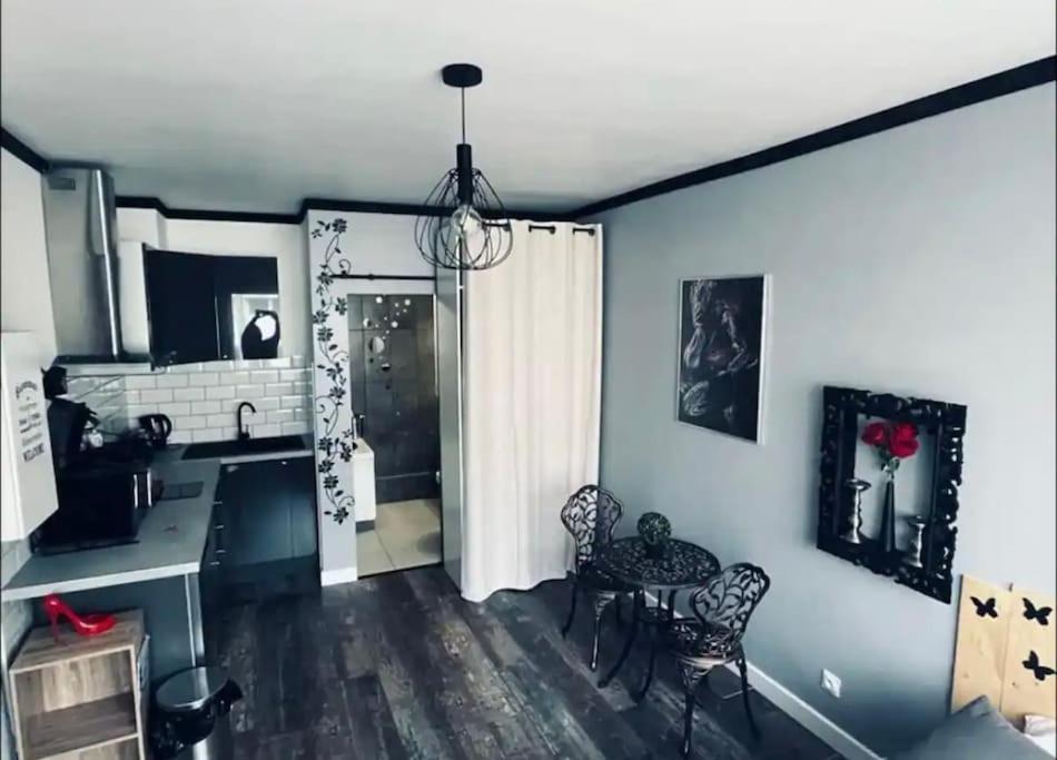 Apartment Orphelin Avec Balneo Proche Centre *